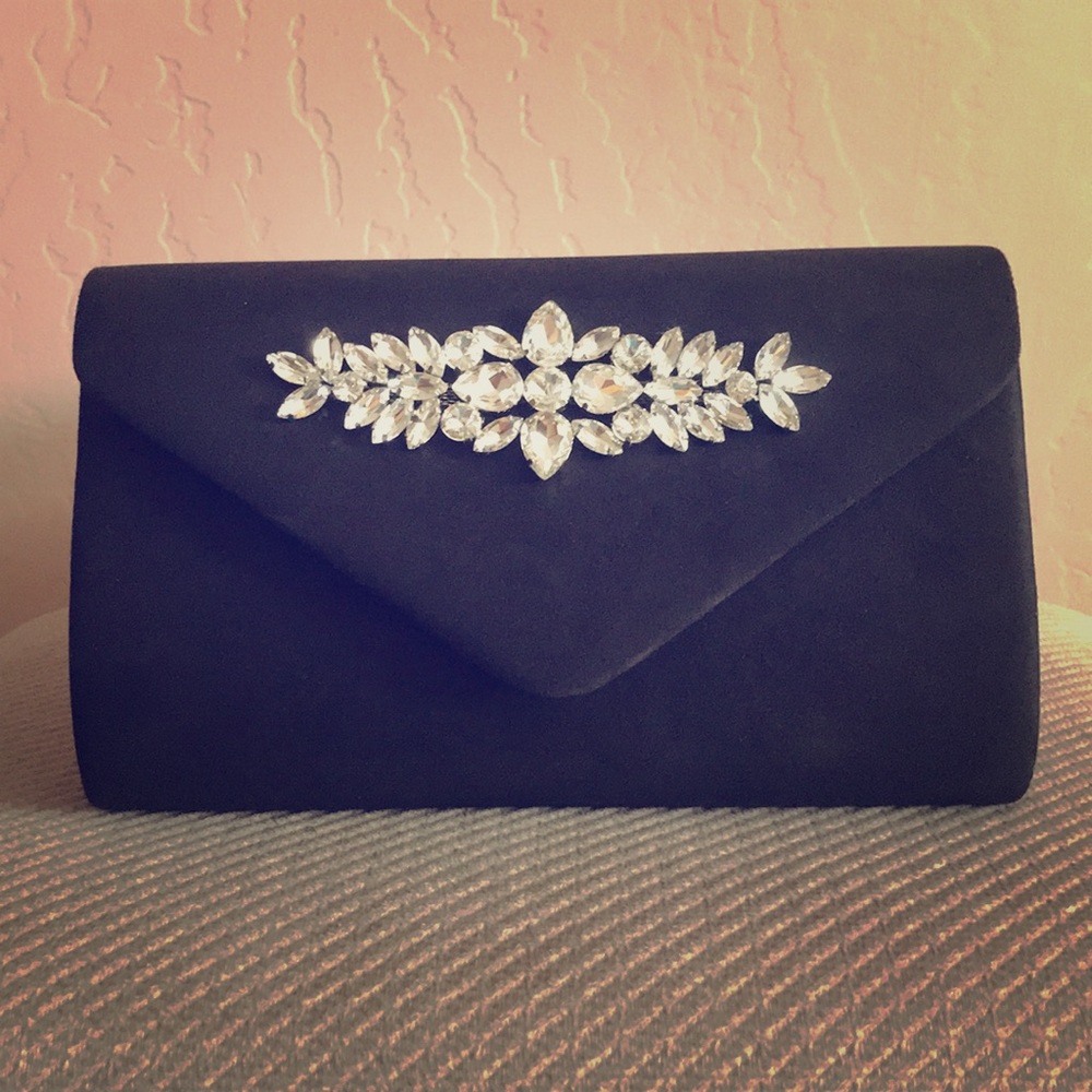Clutch, black, magnetic closure, chain strap